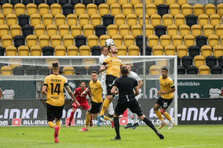 关于里程碑夜！门兴格拉德巴赫临场应变，社区盾冲刺阶段刷纪录，目标明确，轮换策略成焦点的信息