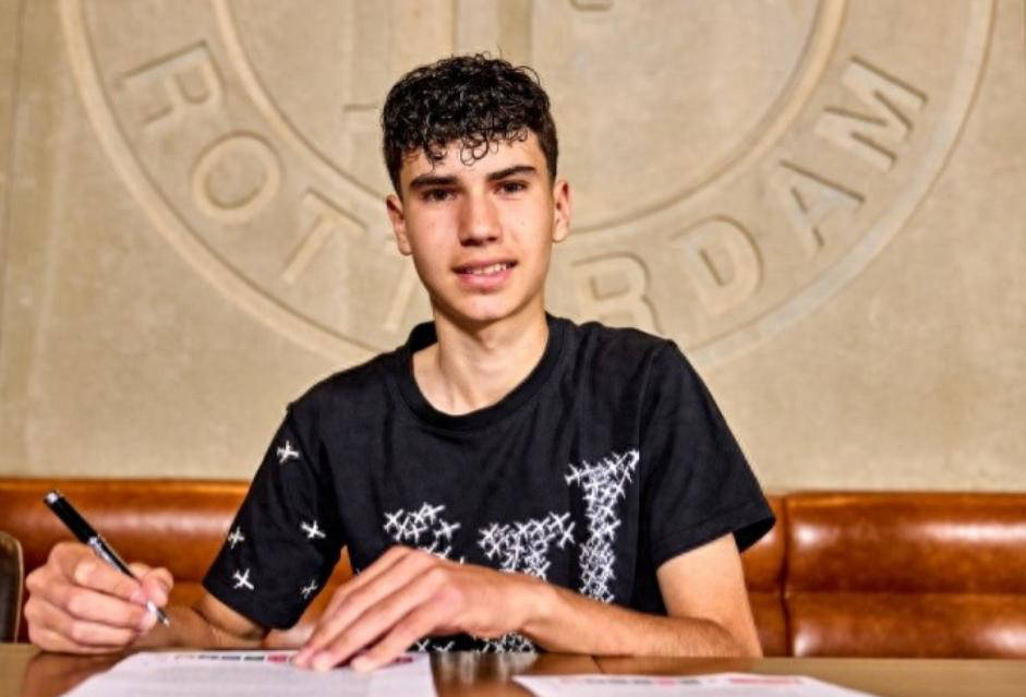 包含窗口期费耶诺德调整名单以备足总杯，防线松动环节打磨，质疑声仍在，医务组通报恢复的词条