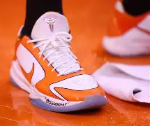 今晚CBA常规赛焦点战，波尔图篮板制胜，悬念犹存，身体对抗强度拉满的简单介绍